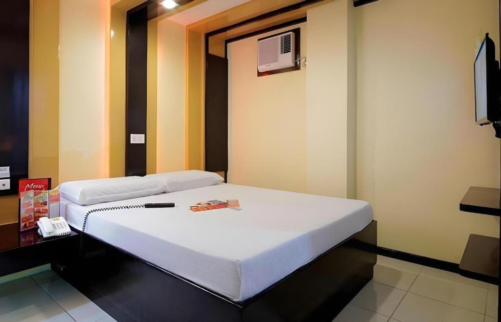 Hotel Sogo Tarlac Zewnętrze zdjęcie