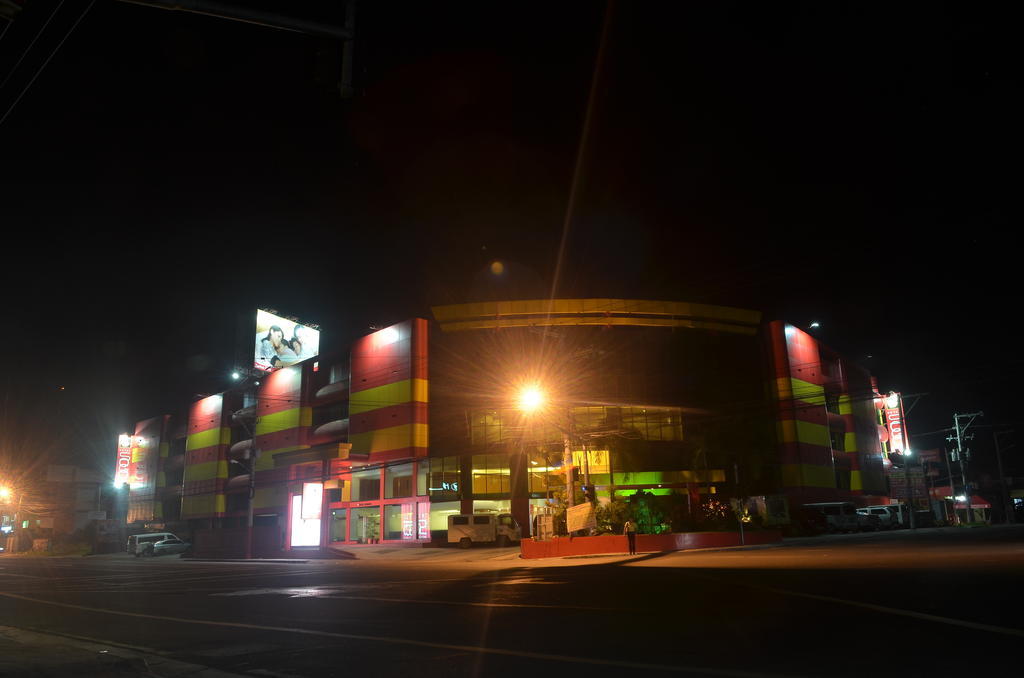 Hotel Sogo Tarlac Zewnętrze zdjęcie