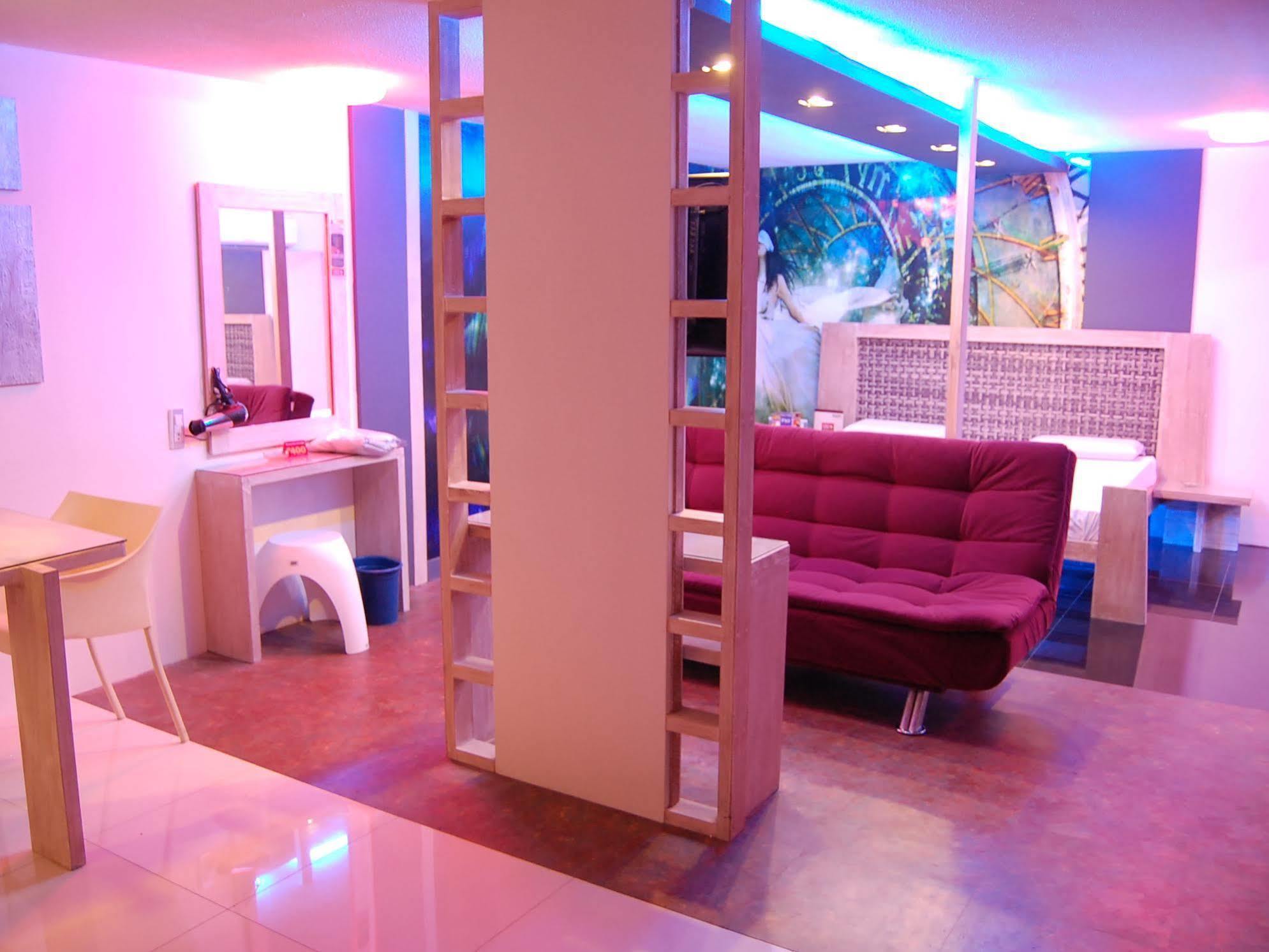 Hotel Sogo Tarlac Zewnętrze zdjęcie